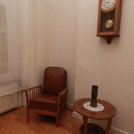 Couette-café - La Maison De Joséphine 3*